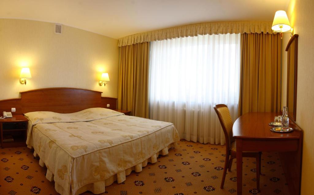 Hotel Prezydencki 3-Star Rzeszow Oda fotoğraf