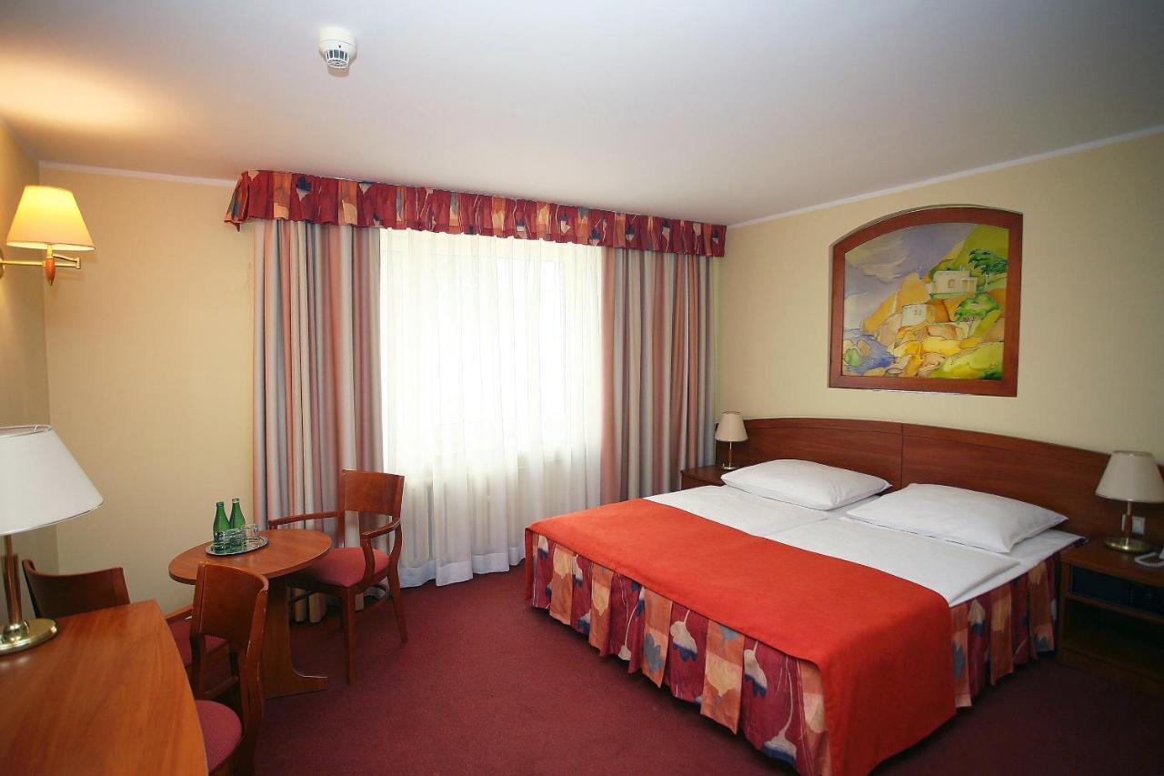 Hotel Prezydencki 3-Star Rzeszow Dış mekan fotoğraf